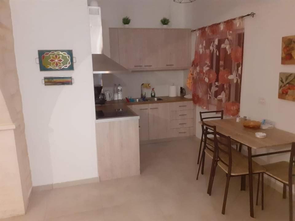 Maria'S Villa Mirsini  ภายนอก รูปภาพ