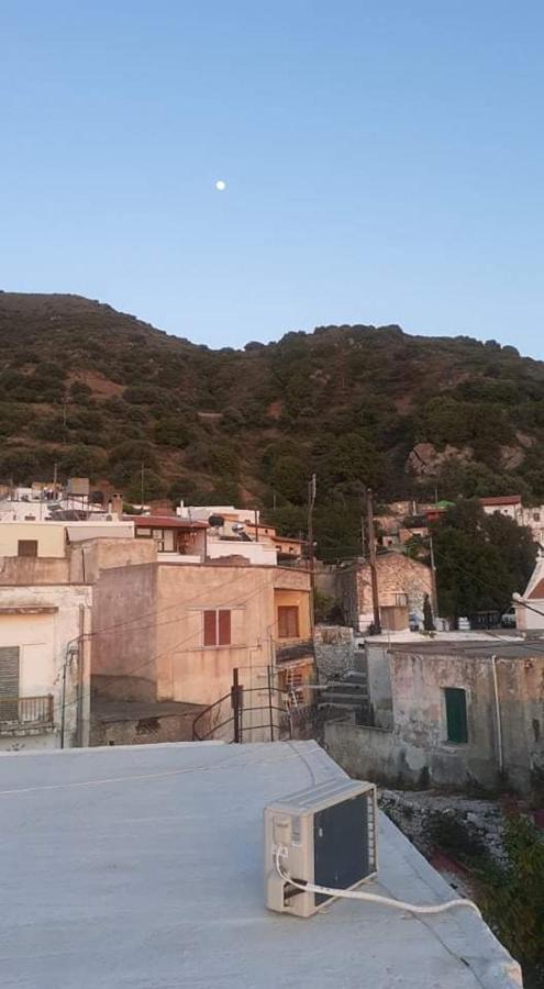Maria'S Villa Mirsini  ภายนอก รูปภาพ