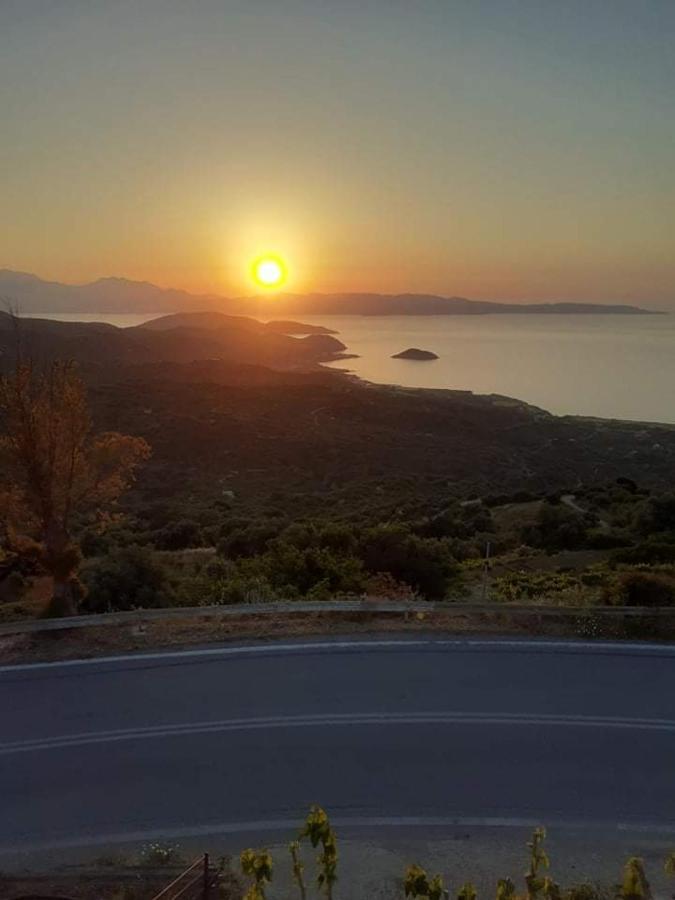 Maria'S Villa Mirsini  ภายนอก รูปภาพ